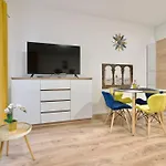 Standard Apartment By Hi5-Horvath Mihaly Square
