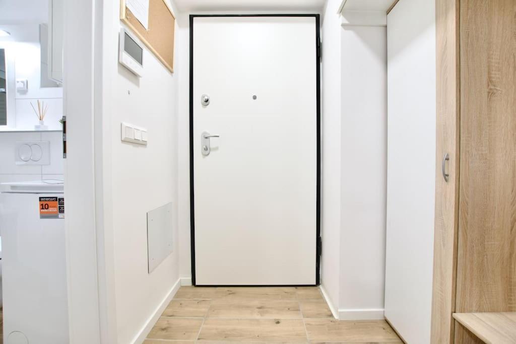 Apartment Standard By Hi5-horvath Mihaly Square Budapest